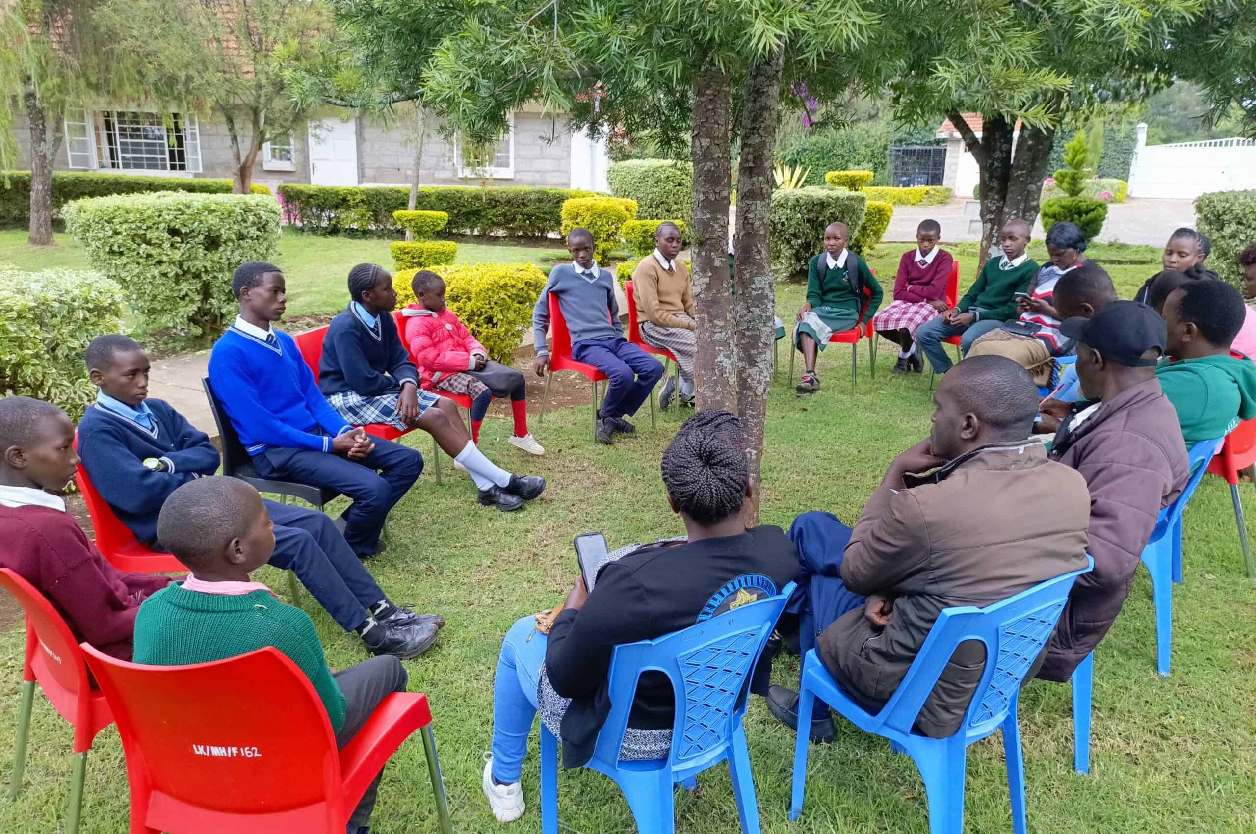 Marmanet Zonal government meeting with teacher patrons